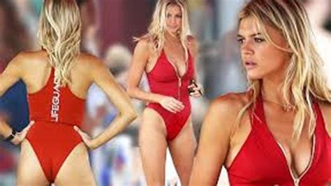 Baywatch 2017 Official Trailer - YouTube