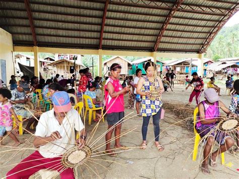 Weaving skills training benefit Gigaquit Mamanwa communities— Nickel ...