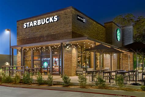 Franz Architects Starbucks exterior night lighting | Franz Architects