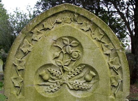 Symbols on headstones, and their meanings - Discover - STQRY Christian Religions, Christian ...