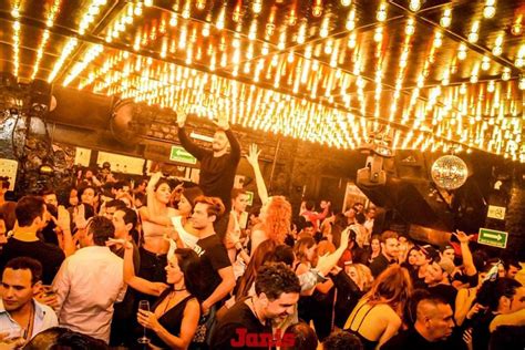 The 7 Best Mexico City Nightclubs to Go Out Dancing