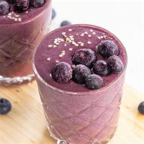 Simple Blueberry Acai Smoothie - Mindful Avocado