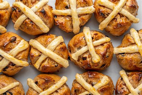 Traditional Hot Cross Buns Recipe