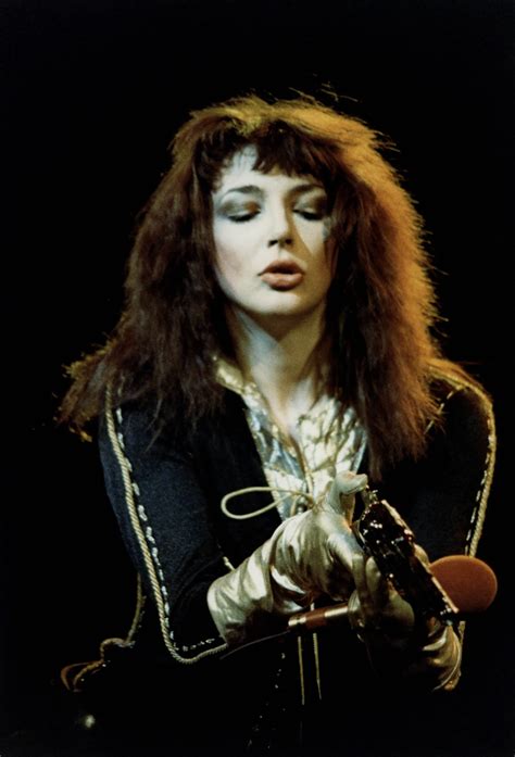 Why Kate Bush Continues to Be a Timeless Beauty Icon | Vogue Dramatic Eye Makeup, Dramatic Eyes ...