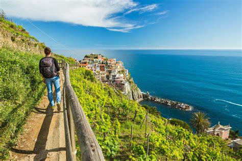 Trekking in Liguria: i percorsi più belli a Levante e Ponente | Ohga!