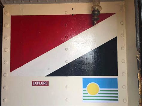 Flag of Sealand — Young Pioneer Tours