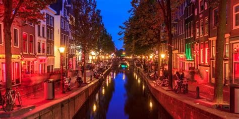 The Best of Amsterdam’s Red Light District Nightlife - HotelsCombined ...