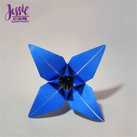 Origami Iris - A beautiful, dimensional flower that is sure to impress!