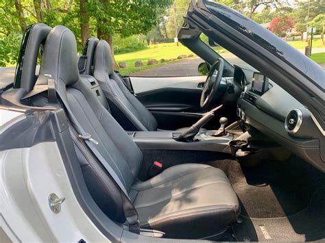 2022 Mazda MX-5 Miata: 232 Interior Photos | U.S. News