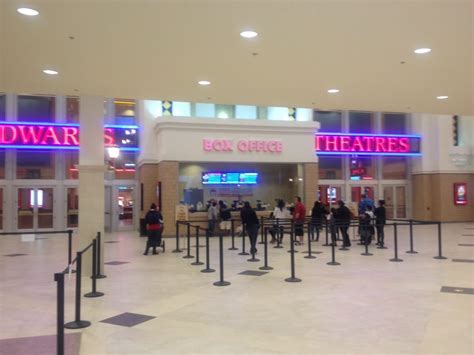 santa maria movie theater in mall - Nana Barajas