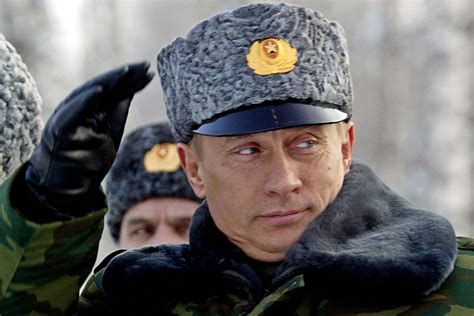 El verdadero pasado de Putin: ¿era un espía de élite o sólo el chico de los recados de la KGB?