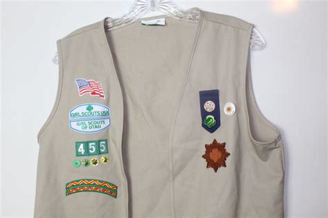 Girl Scout Cadette Senior Vest Uniform Size Medium Beige With Badges ...