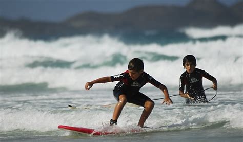 Surfing for kids: 3 great benefits for kids.