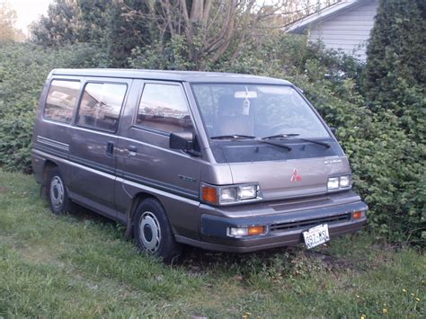 Mitsubishi Minivan - Information and photos - MOMENTcar