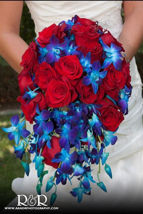 Image result for blue orchid and red roses flower arrangements | Flores azuis para casamento ...