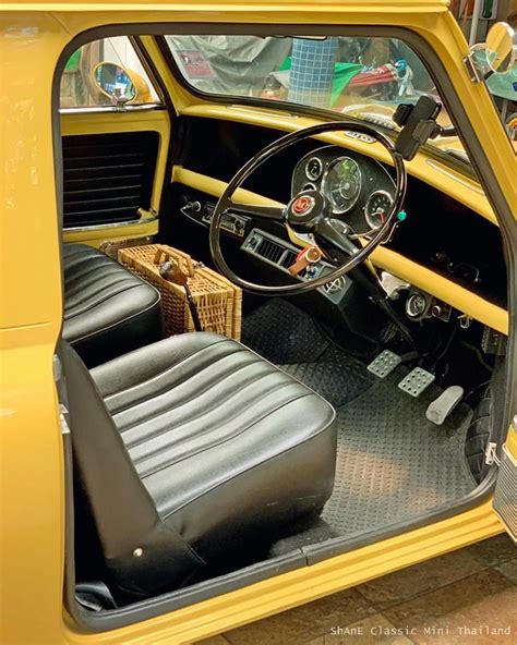 Shane AustinはInstagramを利用しています:「Interior of classic Mini #morrismini # ...