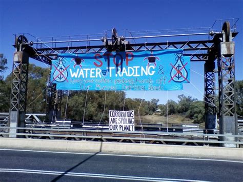 Wilcannia Bridge closed off as protesters fight to save Darling River and Menindee Lakes | Green ...