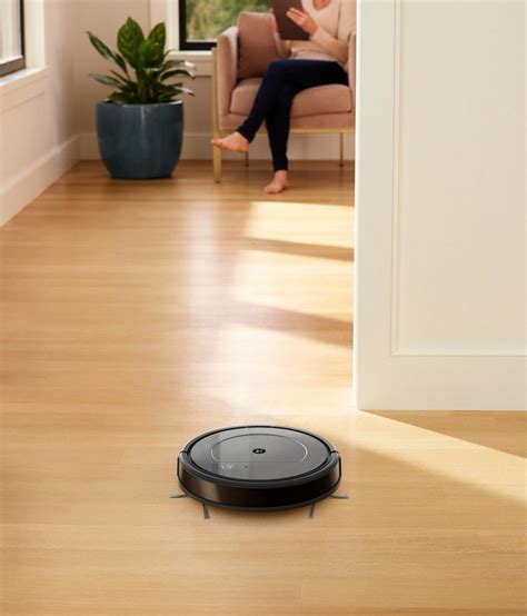 iRobot Roomba Combo: vacuum cleaner and floor scrubber robot