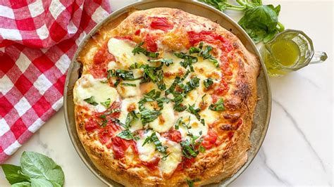 Homemade Margherita Pizza Recipe