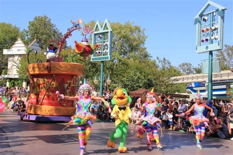 Donald Duck in Disney Parade at Disneyland Editorial Image - Image of ...