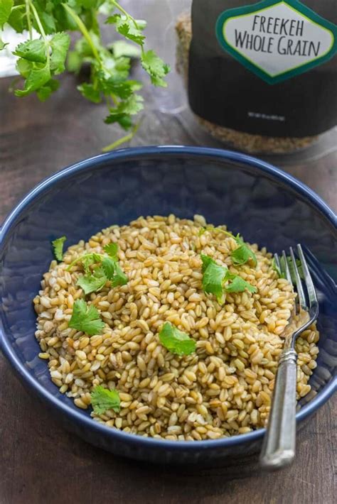 How to Cook Freekeh (Freekeh 101) | The Mediterranean Dish