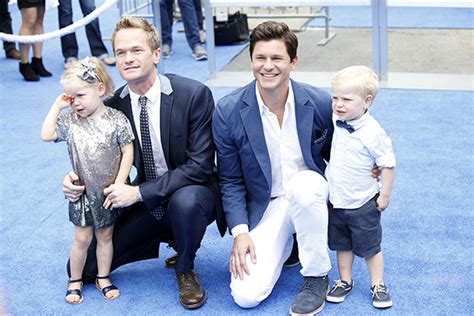 Snapped! NPH, David and the twins at premiere!