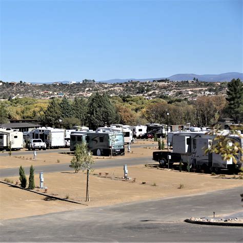 Luxurious Camping | Coachella, CA–Coachella Lakes RV Resort