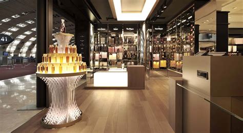 First Moët Hennessy Travel Retail boutique - LVMH