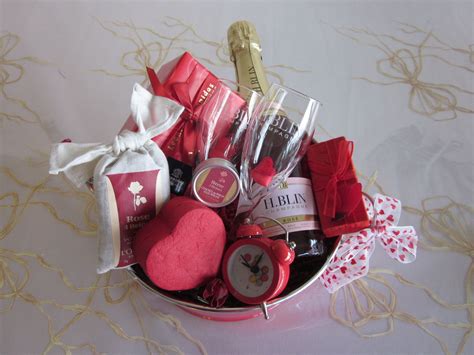 Dans 4 jours c'est la Saint Valentin, il est encore temps de commander votre cadeau pour (lui ...