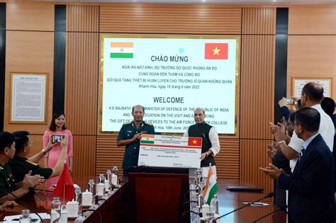 Indian Defense Minister Concludes Three-Day Official Visit to Vietnam ...