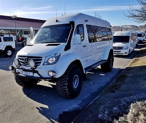 Lifted 4x4 Mercedes-Benz Sprinter : AwesomeCarMods