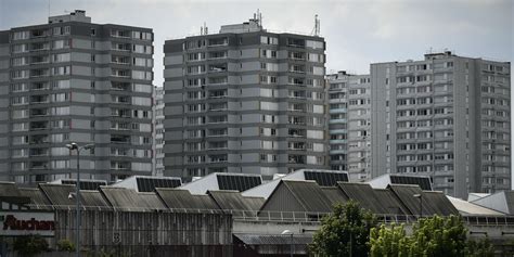 Coronavirus : le confinement en banlieue, à l’épreuve de la violence et ...