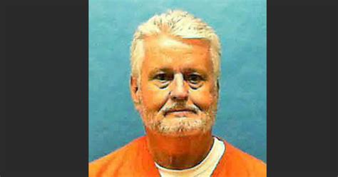 Bobby Joe Long is executed in Florida for killing eight women in 1984