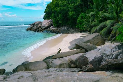 Moyenne Island in the Seychelles - Exploring beyond Sofia