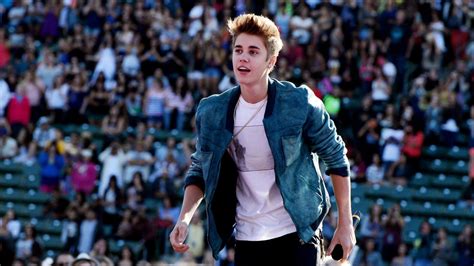 Why Justin Bieber Didn't Really Sell 40,000 Concert Tickets In 30 Seconds : The Record : NPR