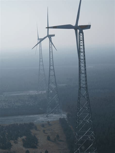 PEC - Wind Turbine Tower Design