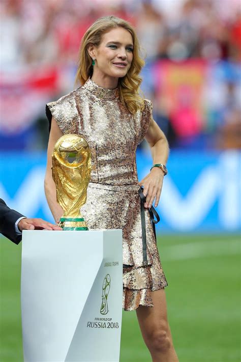 Natalia Vodianova’s 2018 World Cup Dress Resembled the Trophy | Vogue