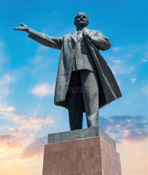 Vladimir Lenin Statue in Osh City, Kyrgyzstan Editorial Stock Photo ...