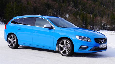 Volvo V60 R-Design mit Volvo Allrad im Schnee | Autogefühl