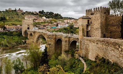 Descubre el Puente de San Martín en Toledo, una obra de ingeniería ...