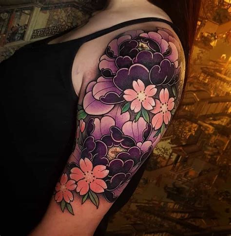 Tatouages de bras floraux