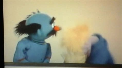 Classic Sesame Street: Harvey Kneeslapper - Wanna C - YouTube