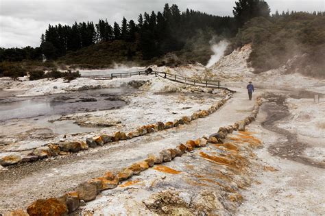 New Zealand: Hells Gate Geothermal Pools & Mud Spa - Nomadic Fare • Female Travel & Lifestyle Blog