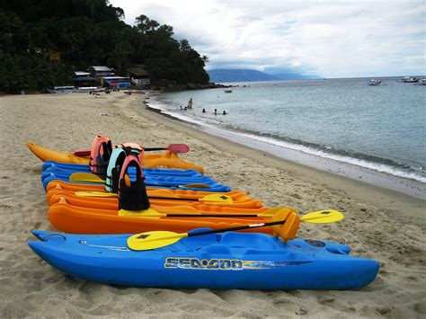 the viewing deck: Puerto Galera Solo Beachbumming