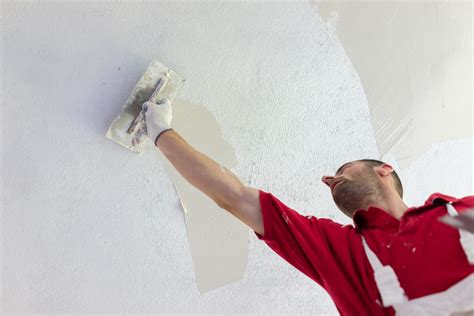 How to plaster a ceiling: an expert guide