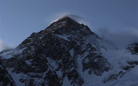 K2: Climbers deny walking by dying guide in bid to break record | RNZ News