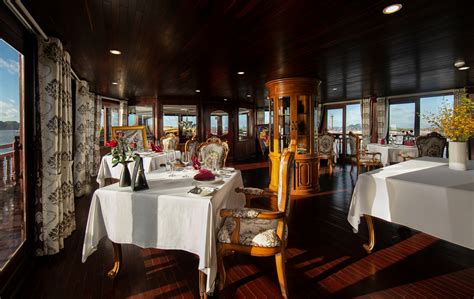 Panorama Restaurant, Lounge & Bar - Emperor Cruises ® Experience Every Moment.