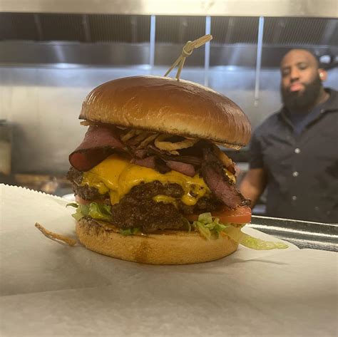 Pastrami Smash burger inspired by Crown Burger. (OC) : r/FoodPorn