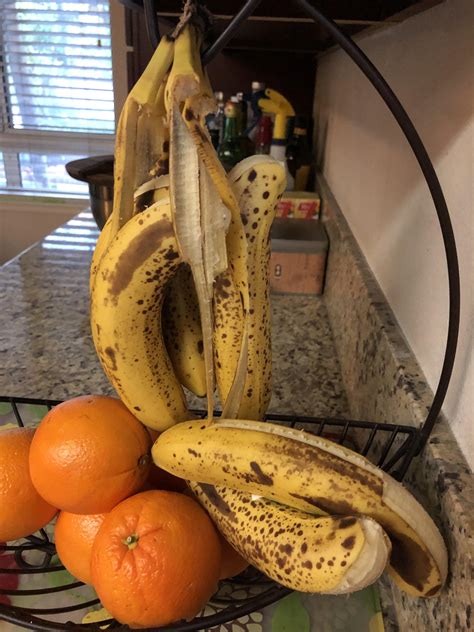 TIL that bananas could peel themselves : r/pics