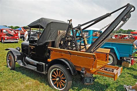 Vintage Tow Truck | Tow truck, Trucks, Ford trucks